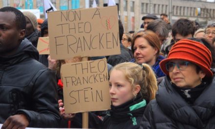 Betoog mee voor het ontslag van Theo Francken