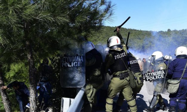 Uitbraak van geweld op Griekse eilanden