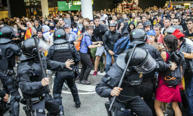 Woede-uitbarsting van jongeren en repressie in de Spaanse staat