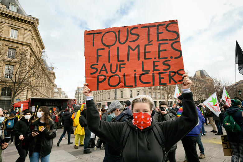 Politie speelt mee in Franse politiek