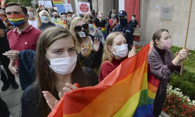 Poolse conservatieven vallen LGBTQ-rechten aan