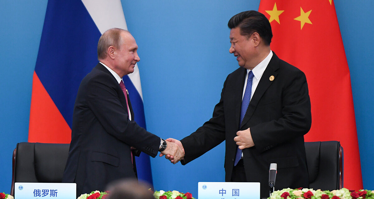 Xi en Poetin in de steppen van Centraal-Azië